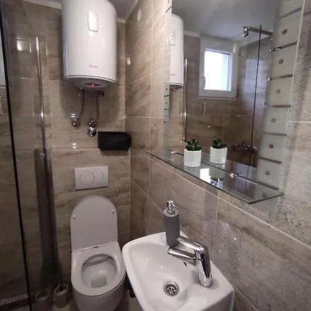 Bellus Apartment-completely Renovated Apartamento *